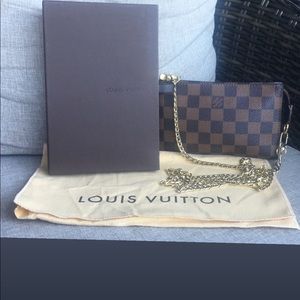 Louis Vuitton Damier ebene bucket pouch